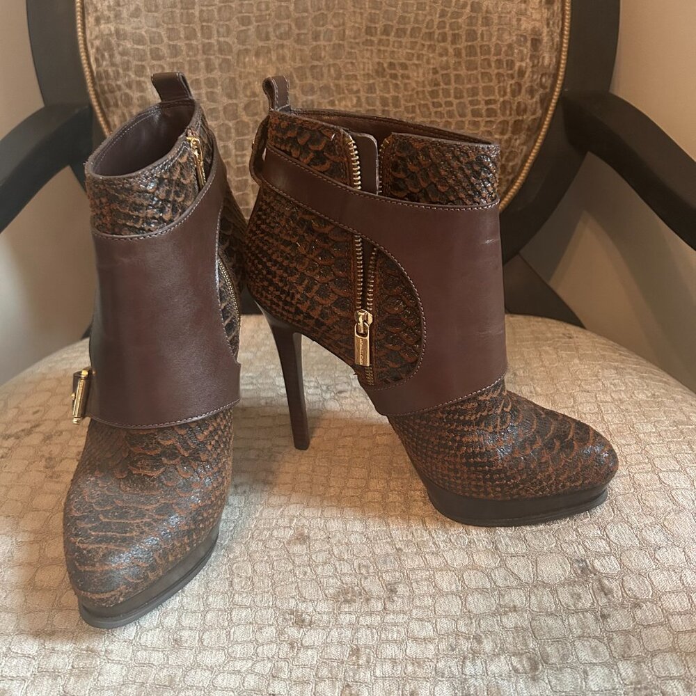 Michael Kors Embossed Python Ankle Boots- Size 9m - image 4